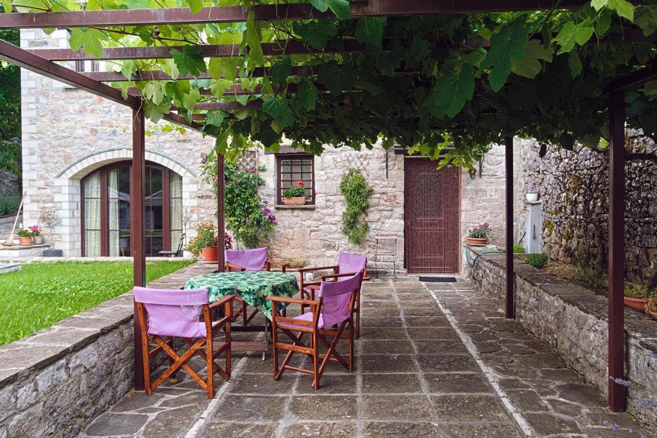 Guesthouse Lucas Zagori エクステリア 写真