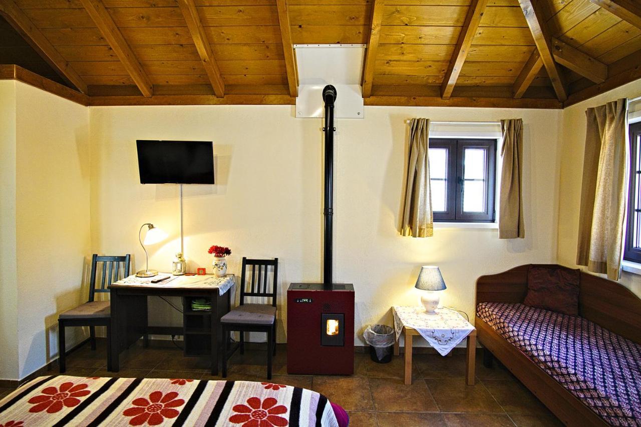 Guesthouse Lucas Zagori エクステリア 写真