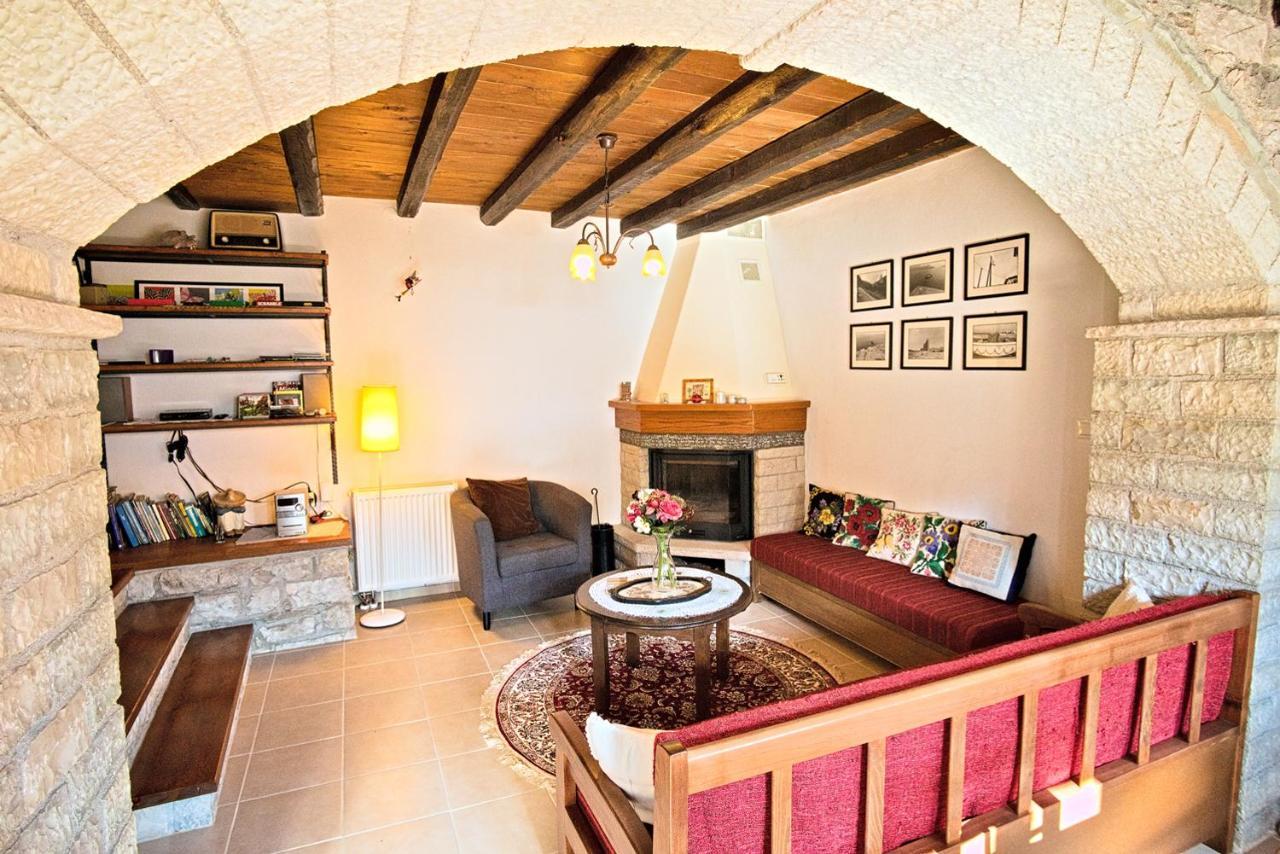 Guesthouse Lucas Zagori エクステリア 写真
