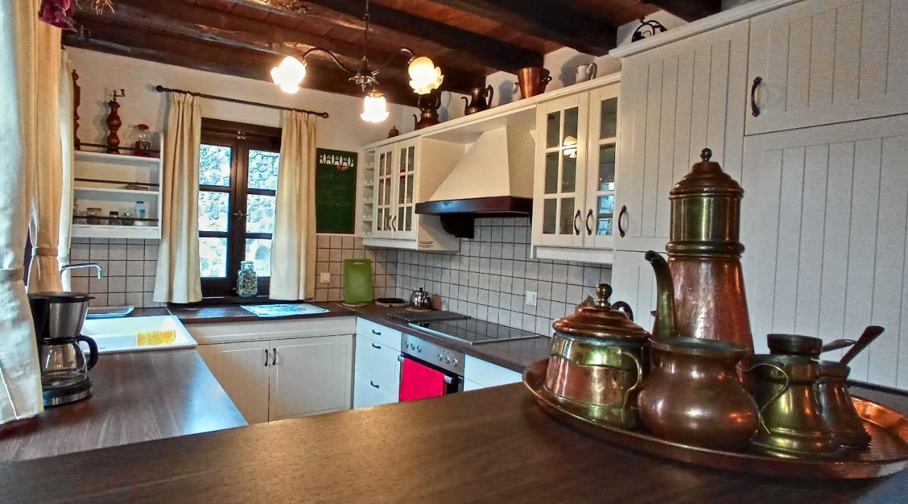 Guesthouse Lucas Zagori エクステリア 写真
